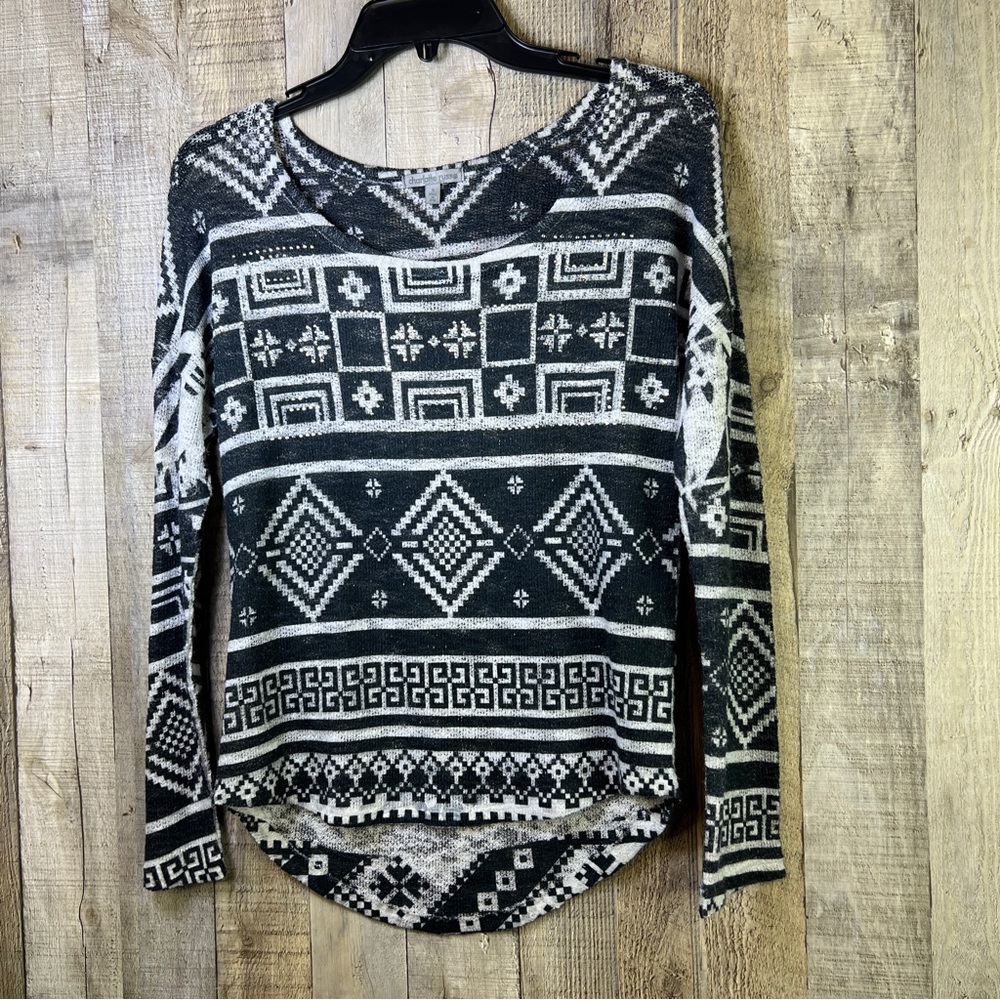 Charlotte Russe Small Very Lightweight Black Dark Gray & White Knit Sweater